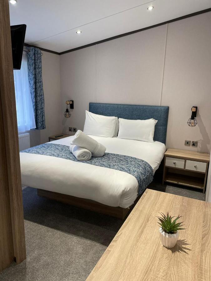 Lotus Lodge With Hot Tub 约克 外观 照片